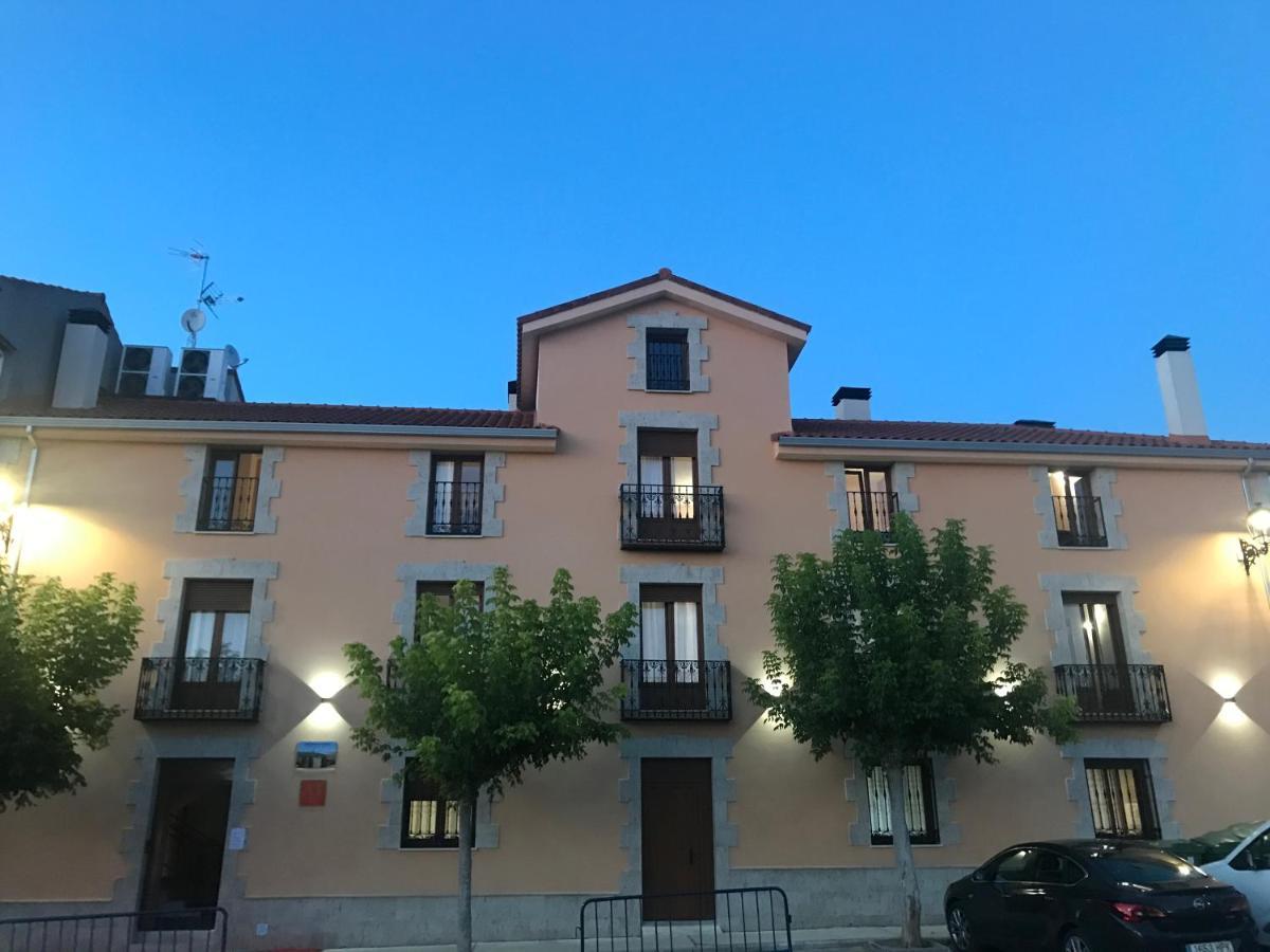 Apartamentos Turisticos Escorraladas Baltanás Exteriér fotografie